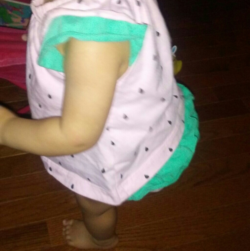 🍉cute 2-pc Carter's set- watermelon outfit 😍 - Picture 5 of 7